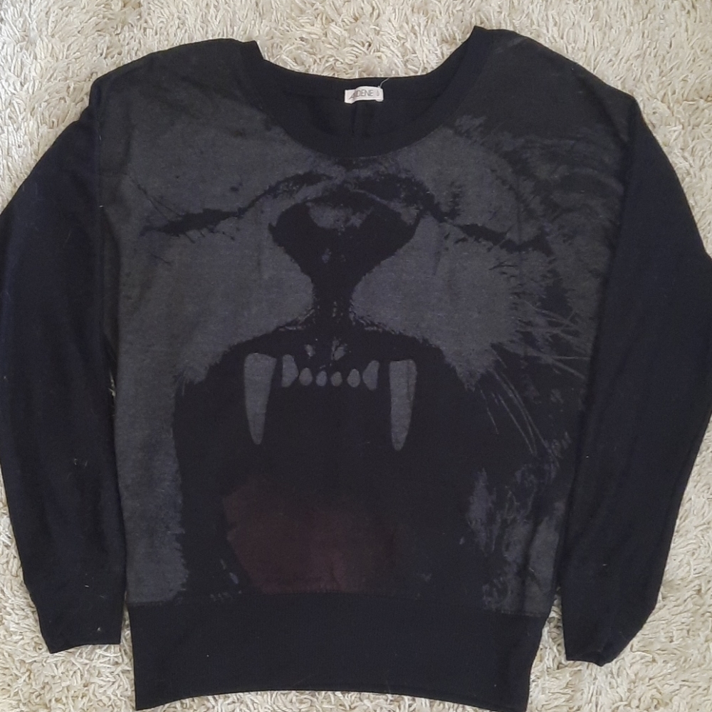 Lion print sweater